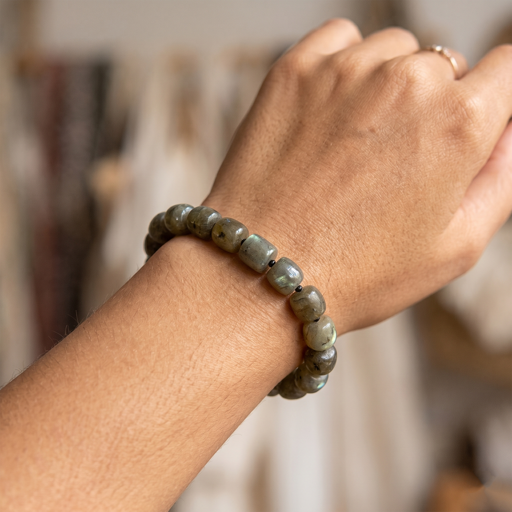 Labradorite Crystal Bracelet – Intuition, Transformation & Protection